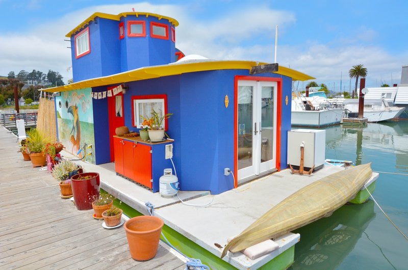 Buy Houseboat